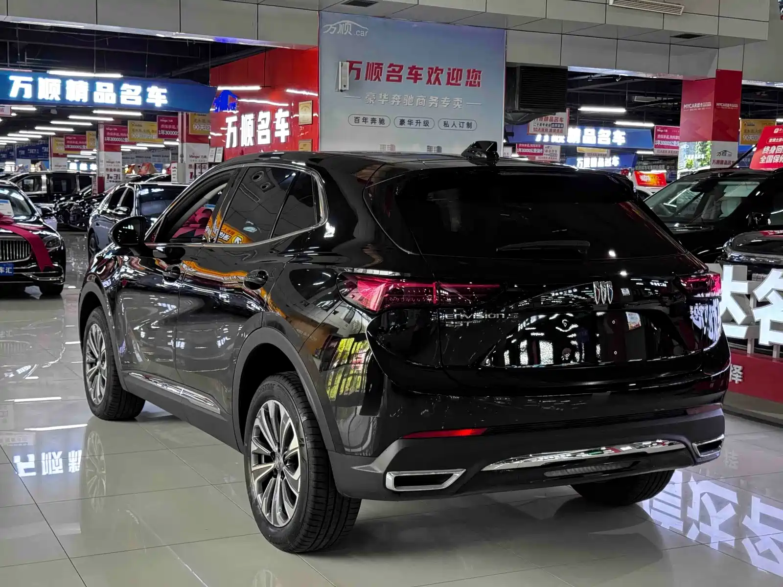 Photo 16 - Buick Envision S