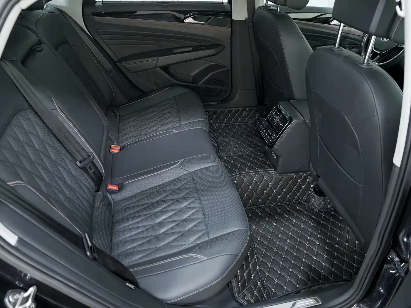 Volkswagen Passat 2019 380TSI Flagship Edition China VI фото 22