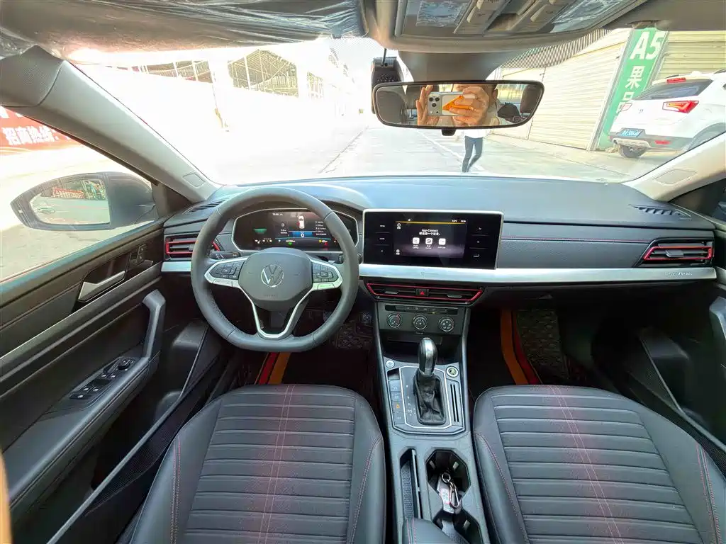 Volkswagen Lavida 2023 300TSI DSG Starlight Full Comfort Edition фото 9