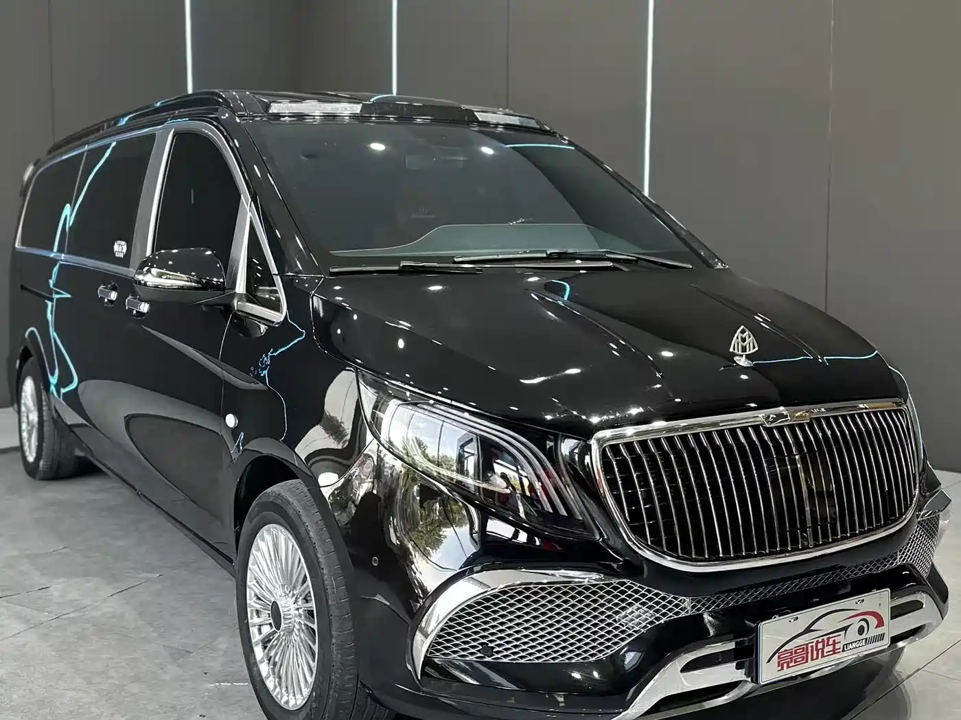 Mercedes-Benz Vito 2023 2.0T Business 7-Seater фото 3