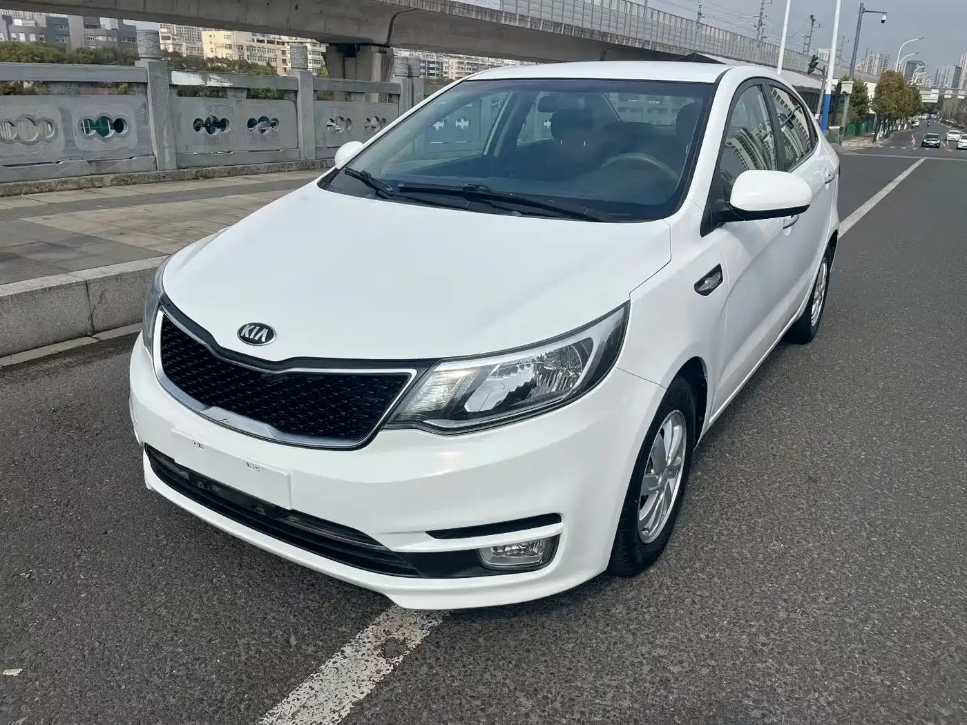Kia K2 2015 Sedan 1.4L AT GLS