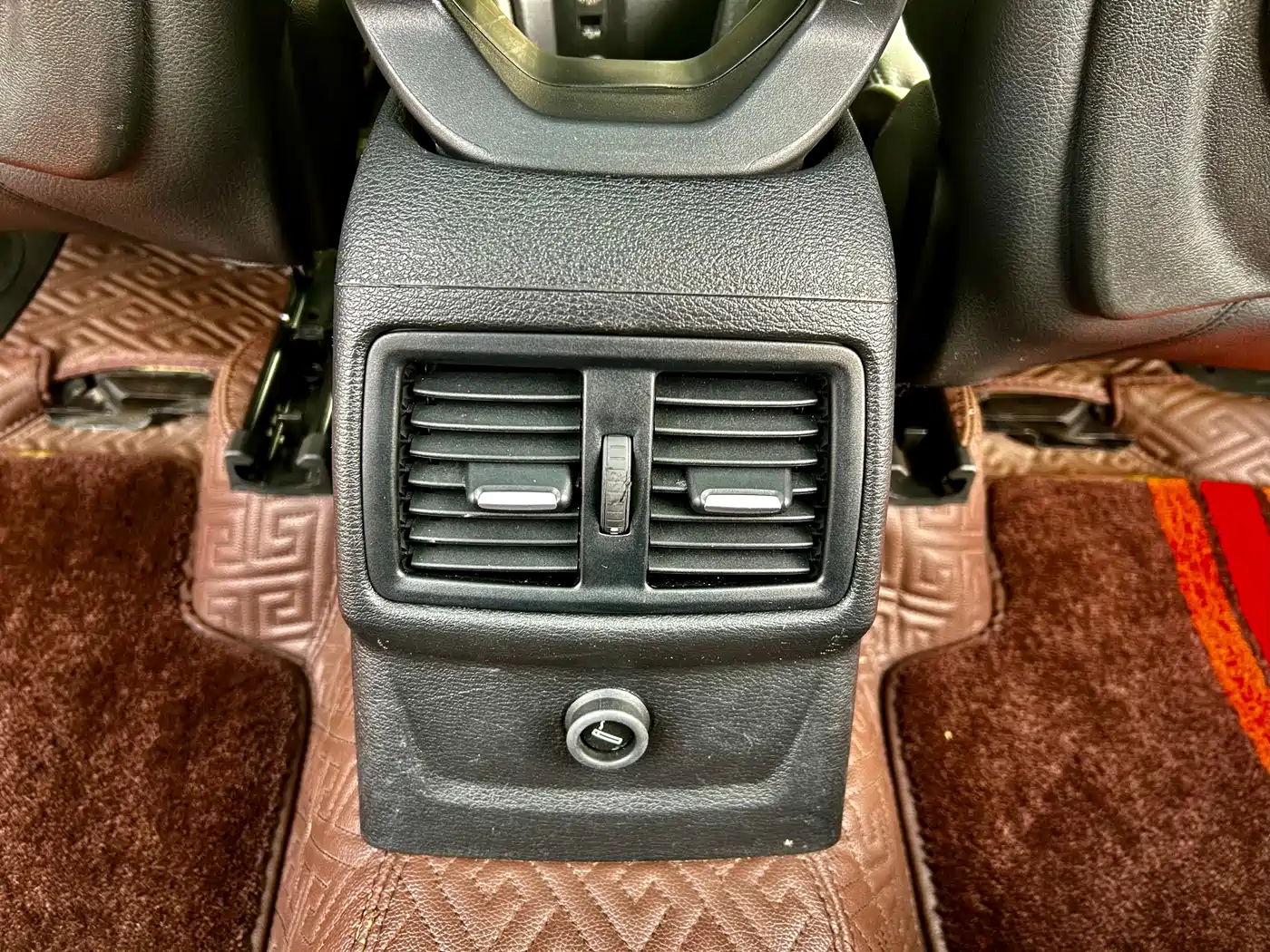 BMW X1 2018 sDrive20Li Leading Model фото 16