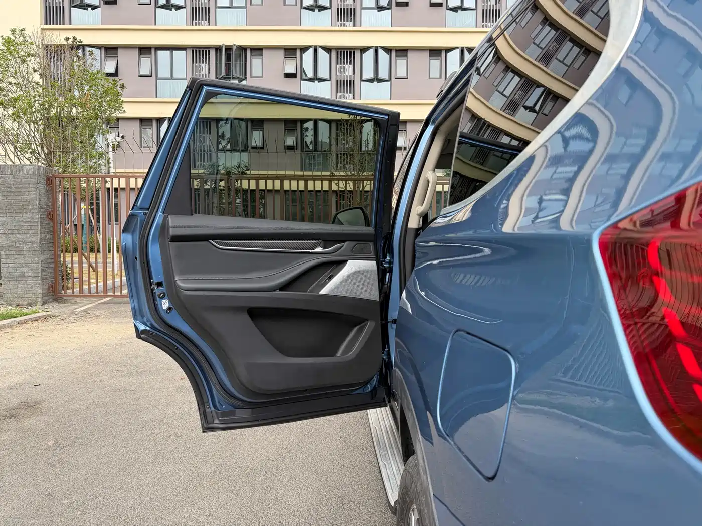 SAIC Maxus D90 2017 2.0T Automatic 4WD Sirius фото 12
