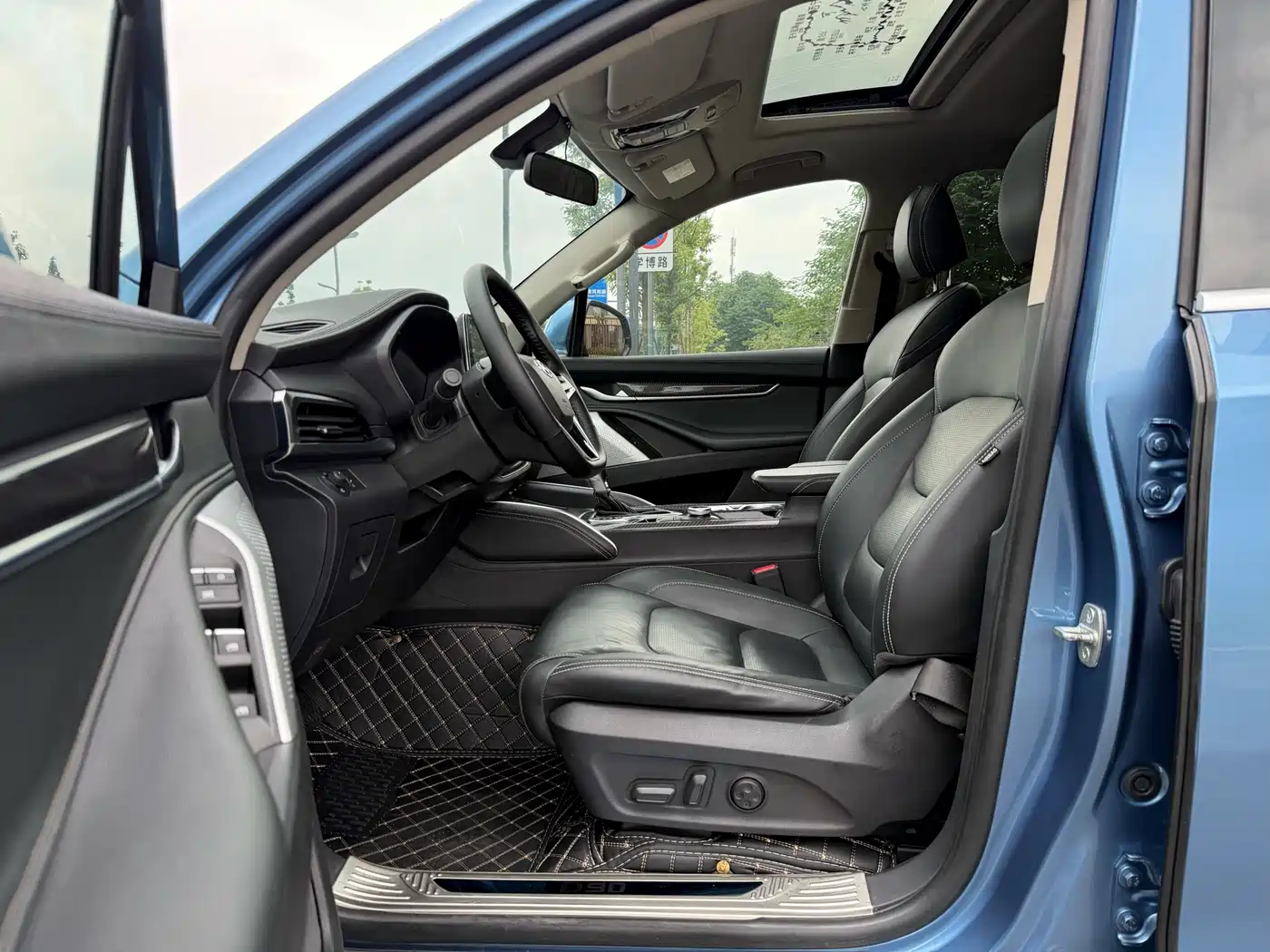 SAIC Maxus D90 2017 2.0T Automatic 4WD Sirius фото 5