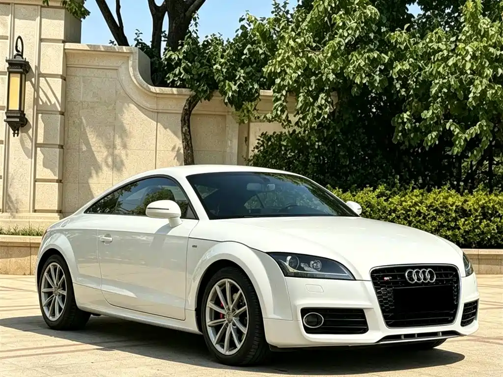Audi TT 2011 TT Coupe 2.0TFSI фото 3