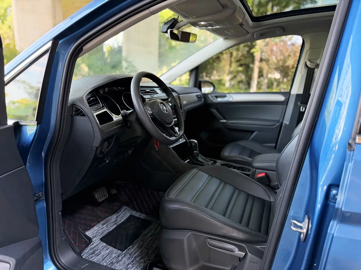 Volkswagen Touran 2018 Touran L 280TSI DSG Comfort 7-seater China V фото 10
