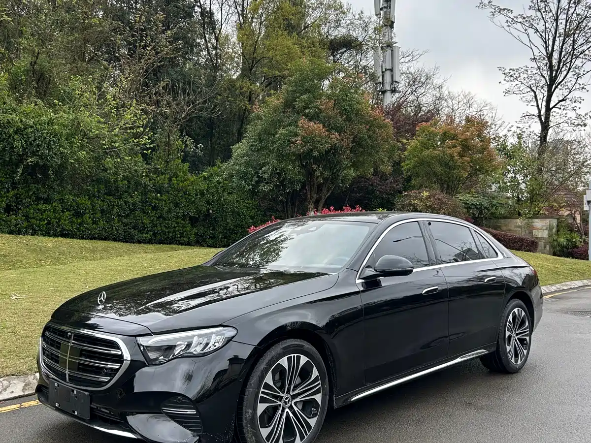 Mercedes-Benz E-Class 2026 E 300 L Luxury фото 2