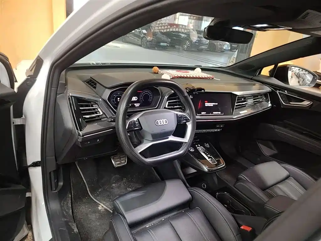 Audi Q4 e-tron 2023 40 e-tron Innovation Edition фото 11