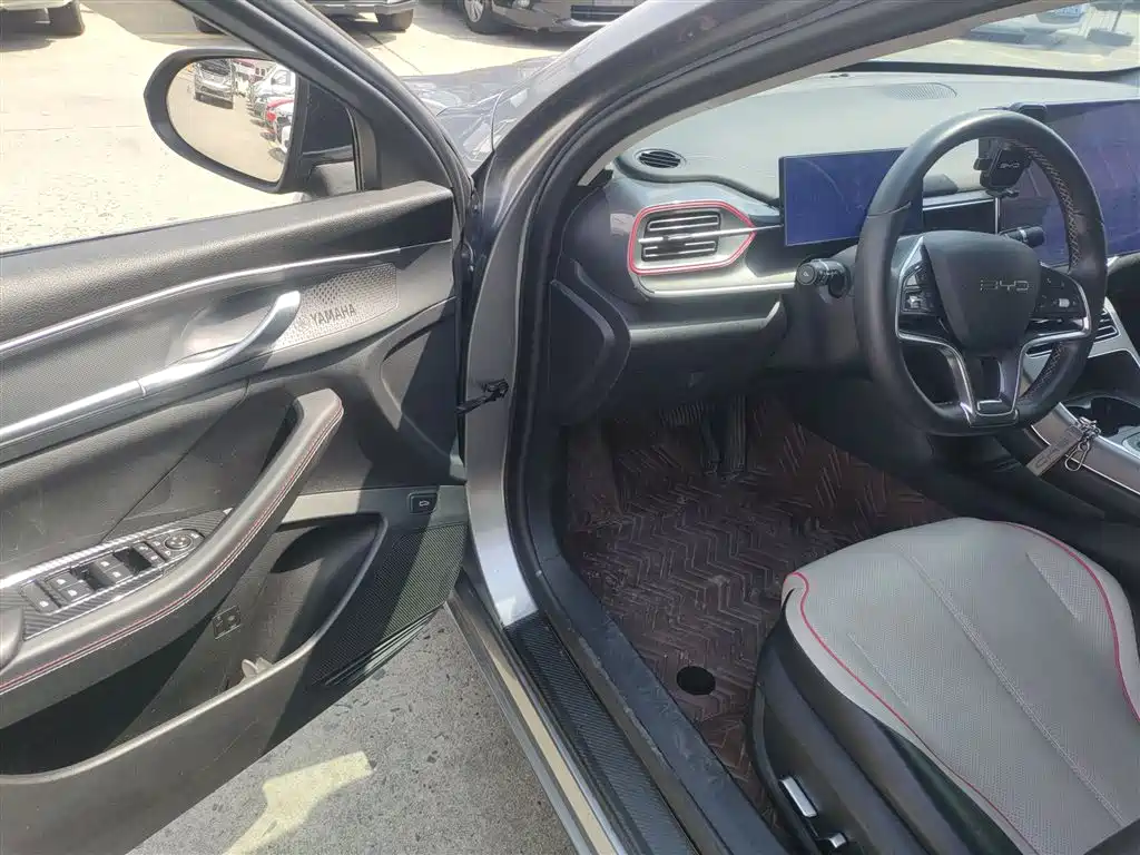 BYD Destroyer 05 2022 DM-i 120KM Flagship Edition фото 12