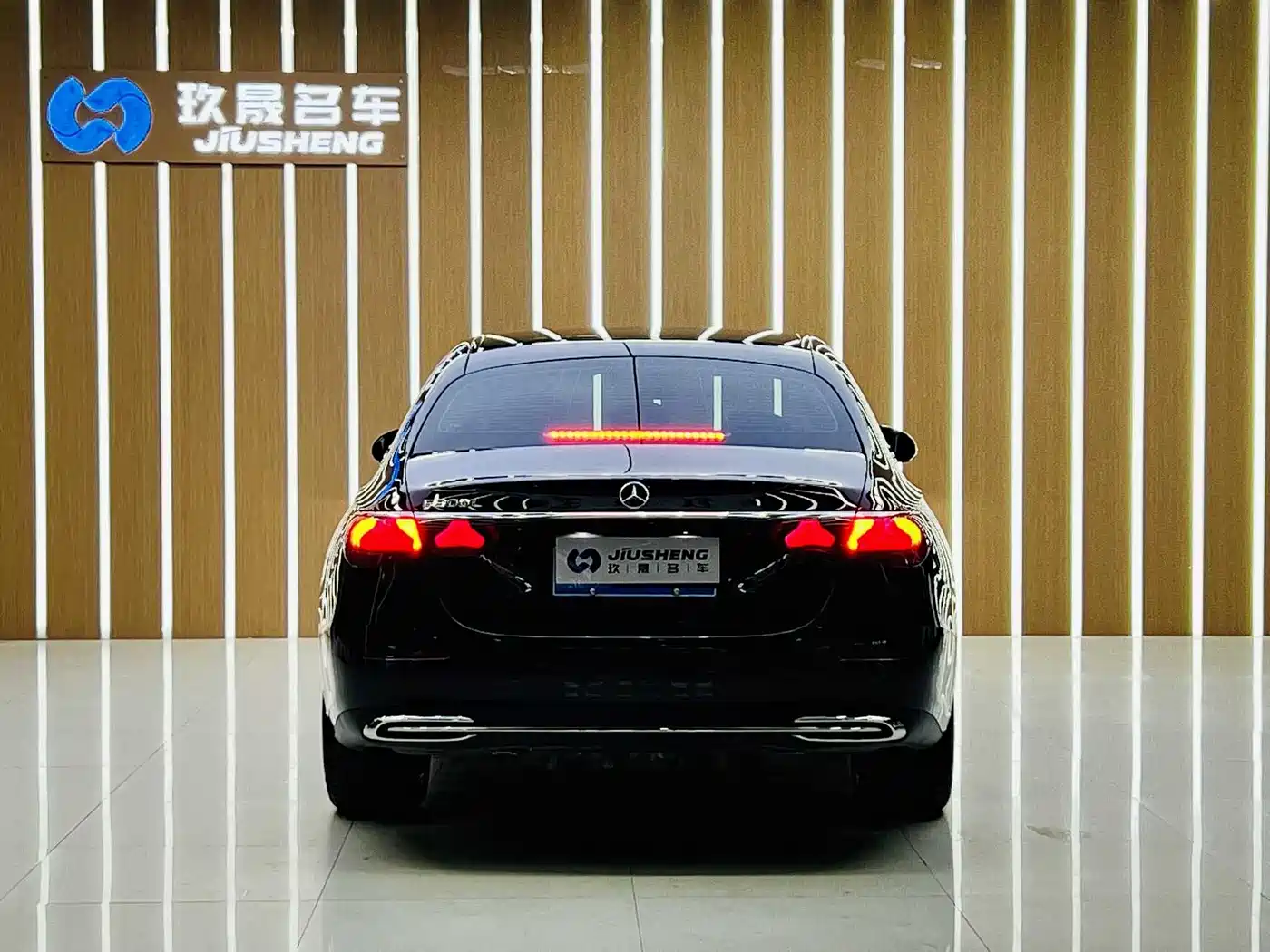 Mercedes-Benz E-Class 2025 E 300 L Fashion фото 4