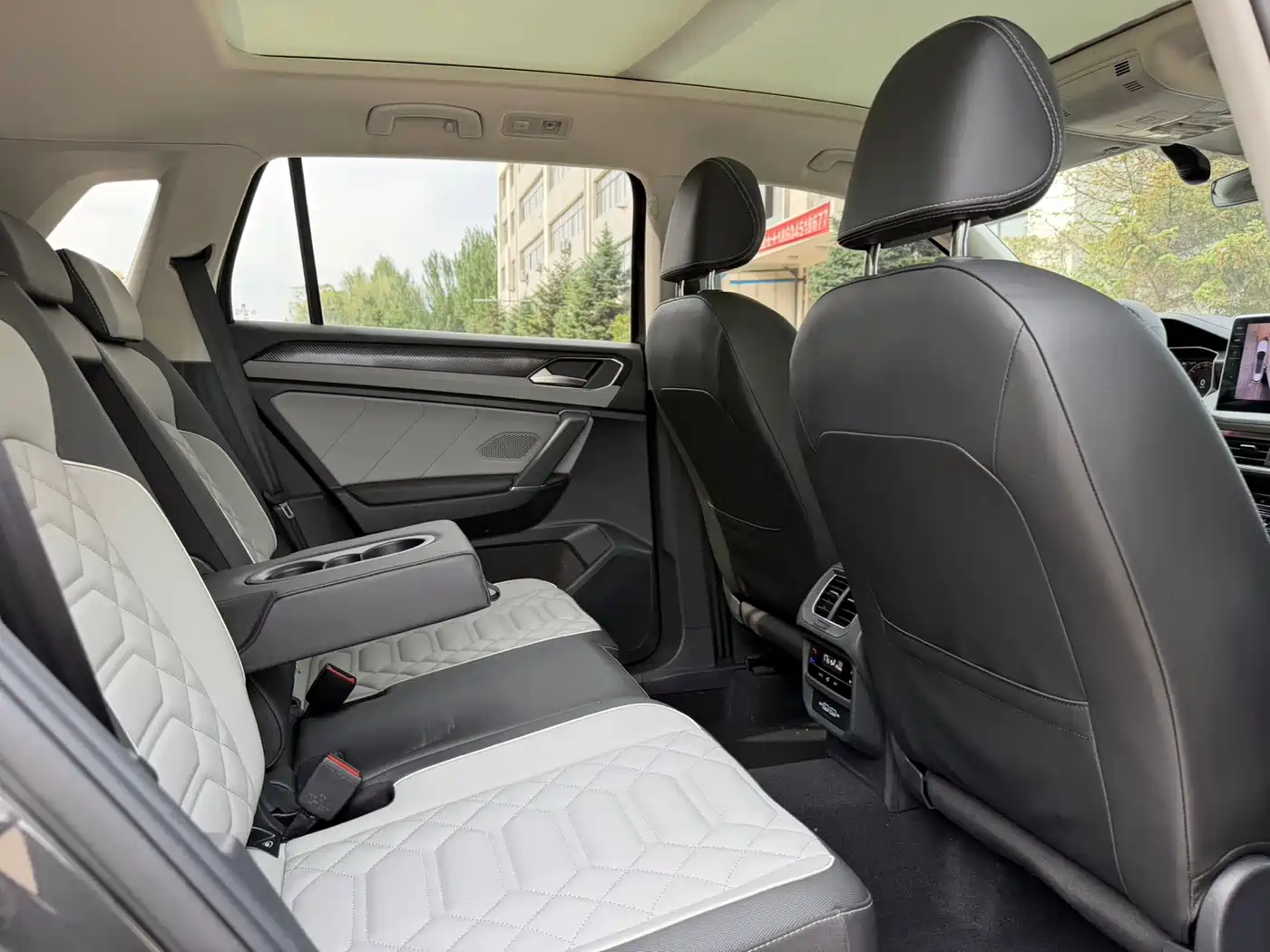 Volkswagen Tayron 2023 280TSI 2WD Luxury Plus Advanced Edition фото 12