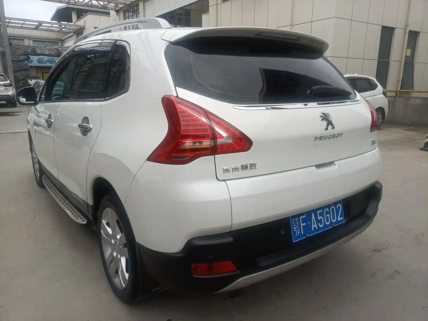 Peugeot 3008 2015 2.0L Automatic Classic Edition фото 6