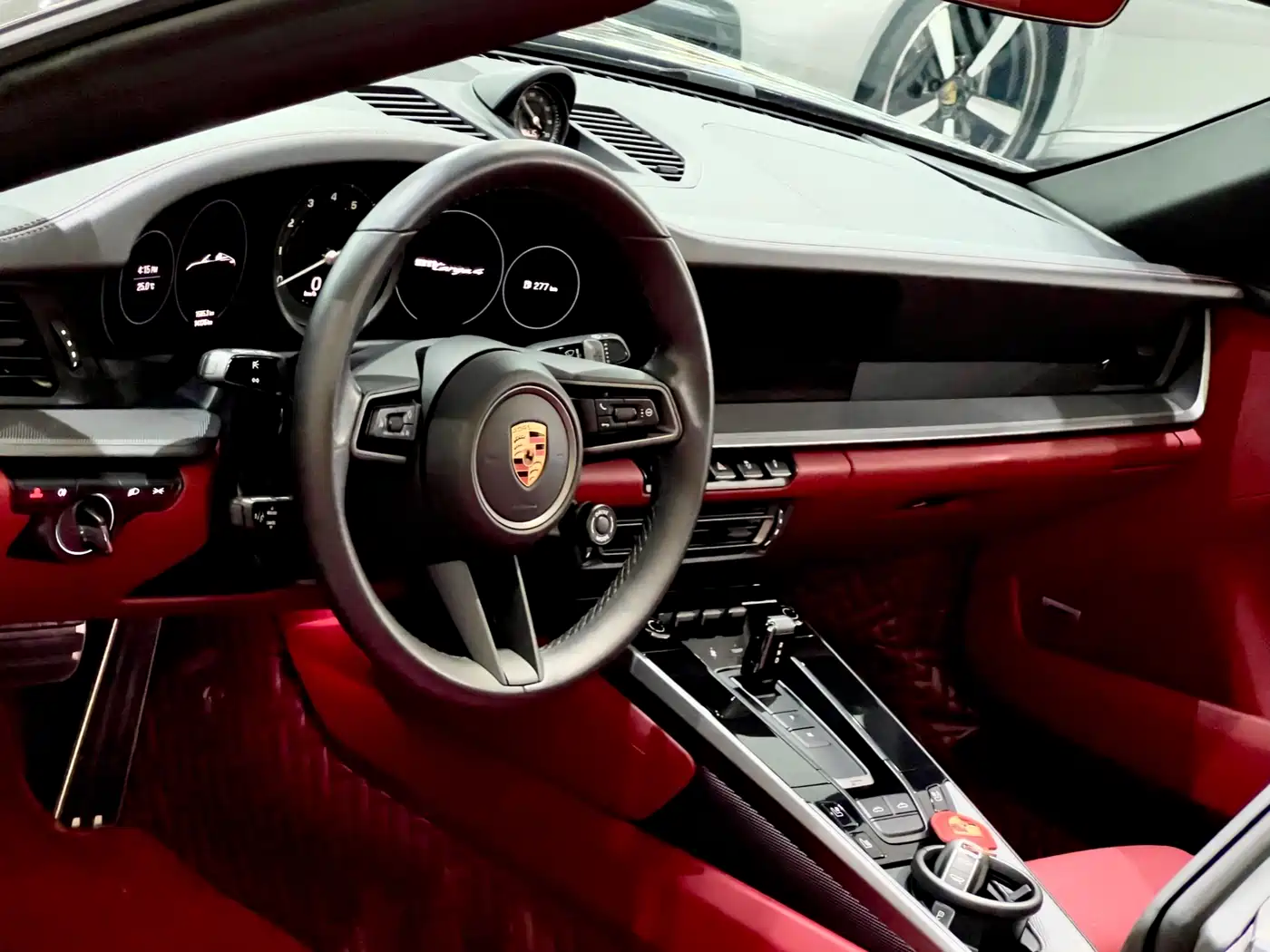 PORSCHE 911
