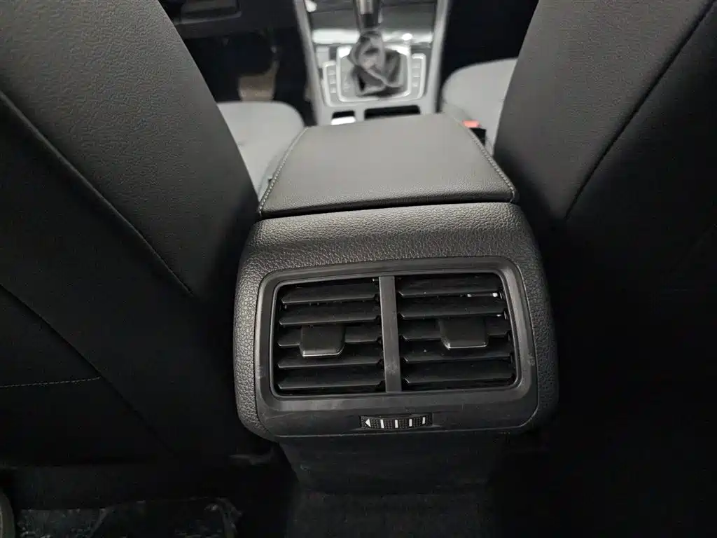 Volkswagen Golf 2018 230TSI Automatic Comfort фото 13
