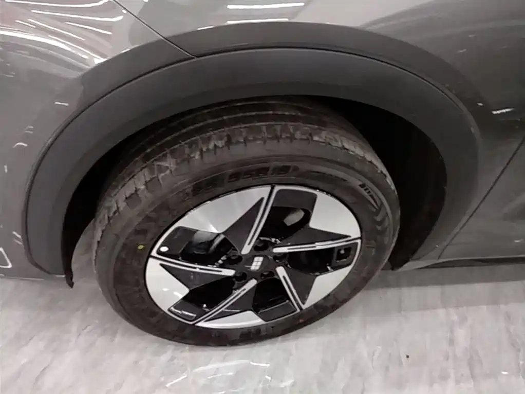 Geely Galaxy Galaxy E5 2026 530km Voyager Edition фото 23