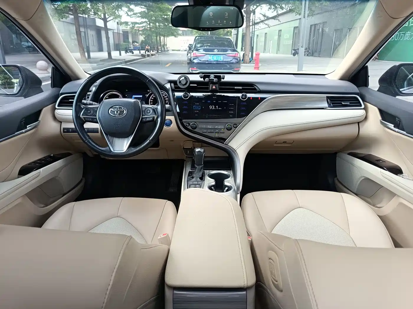 Toyota Camry 2019 Hybrid 2.5HG Luxury Edition China V фото 9