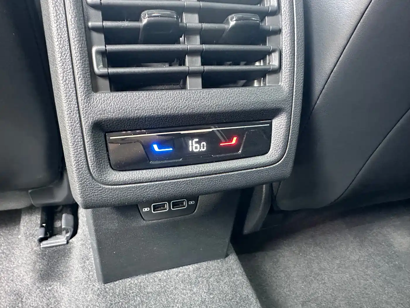 Volkswagen Golf 2023 Facelift 280TSI DSG R-Line Lite фото 14