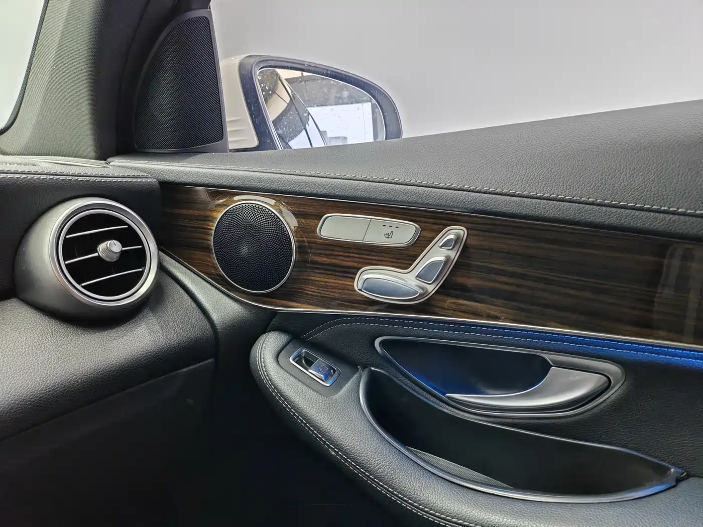 Mercedes-Benz GLC 2017 GLC 260 4MATIC Luxury фото 17
