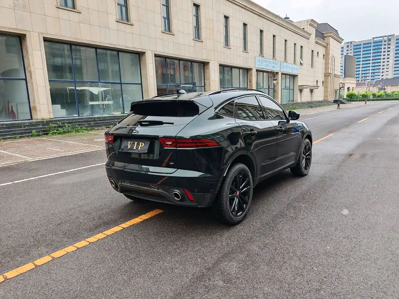 Jaguar E-PACE 2024 Gloss Black Sport Edition R-DYNAMIC SE BLACK фото 15