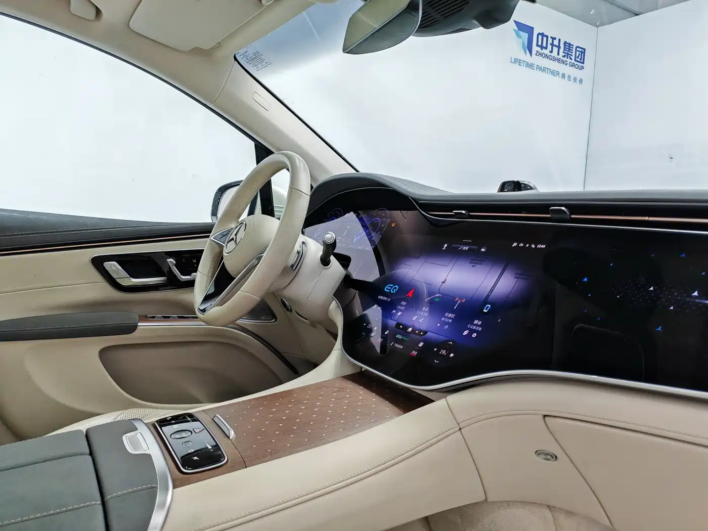 Mercedes-Benz EQS SUV 2023 450 4MATIC Luxury Edition фото 14