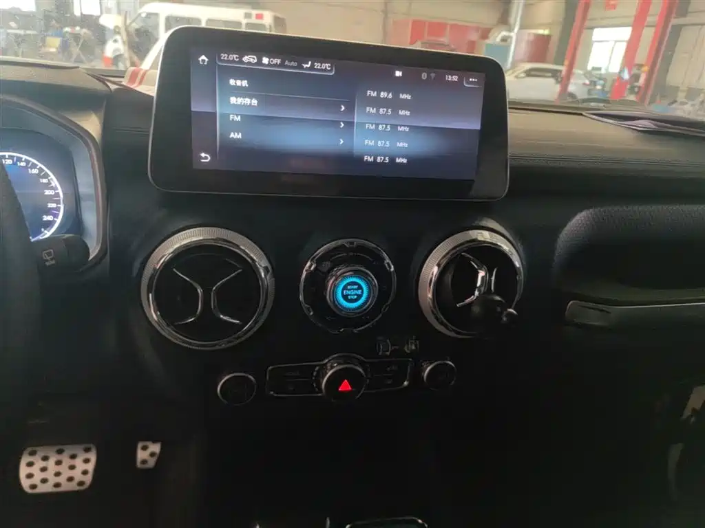 BAIC ORV Beijing Offroad BJ40 2019 PLUS 2.3T Automatic 4WD Luxury Edition China VI фото 9