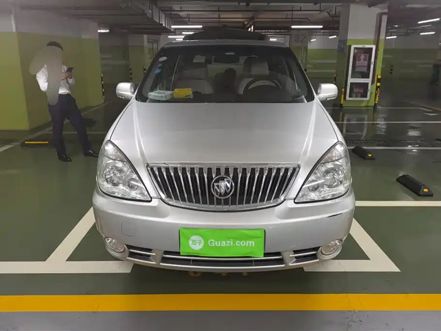 Buick GL8 2014 2.4L Classic Edition фото 2