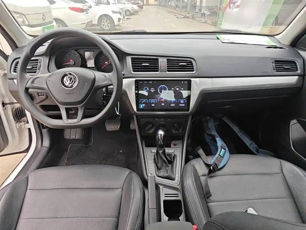 Volkswagen Lavida 2015 1.6L Automatic Trend Edition фото 10