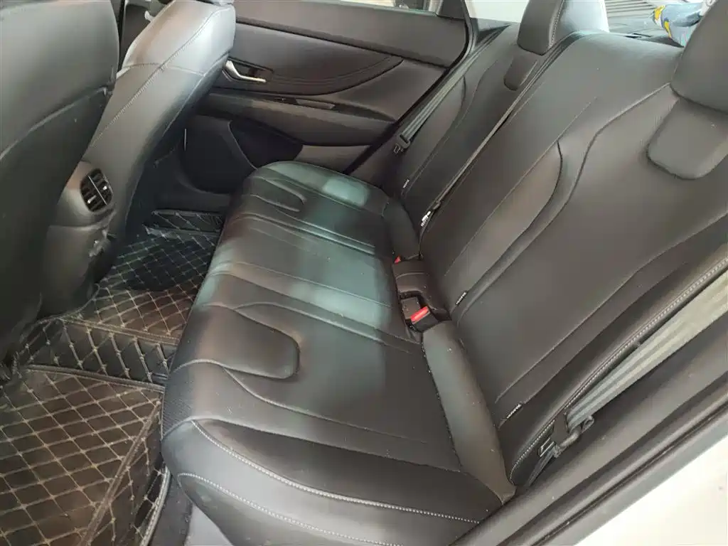 Hyundai Elantra 2022 1.5L CVT GLX Elite Edition фото 17