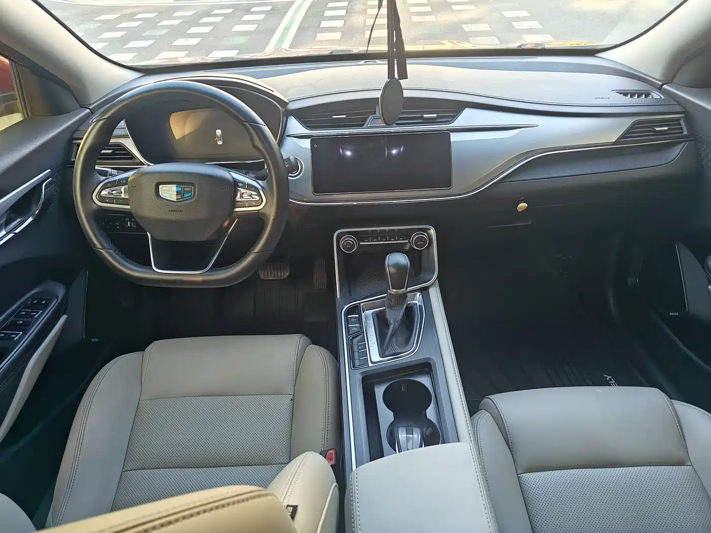 Фото 5 - Geely Binrui