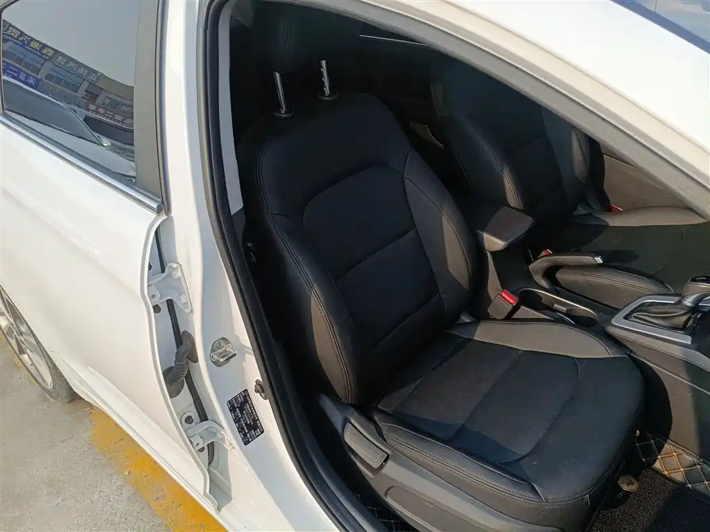 Hyundai Elantra 2016 Model 1.6L Automatic Smart Elite фото 25