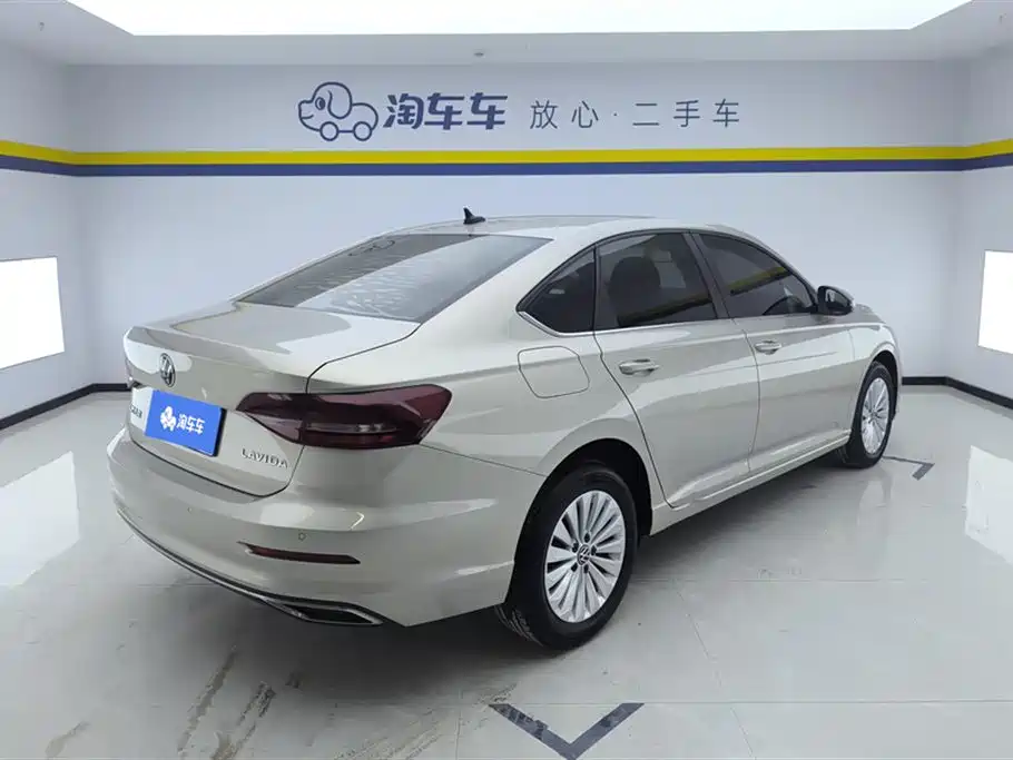 Volkswagen Lavida 2021 1.5L Auto Comfort Edition фото 3