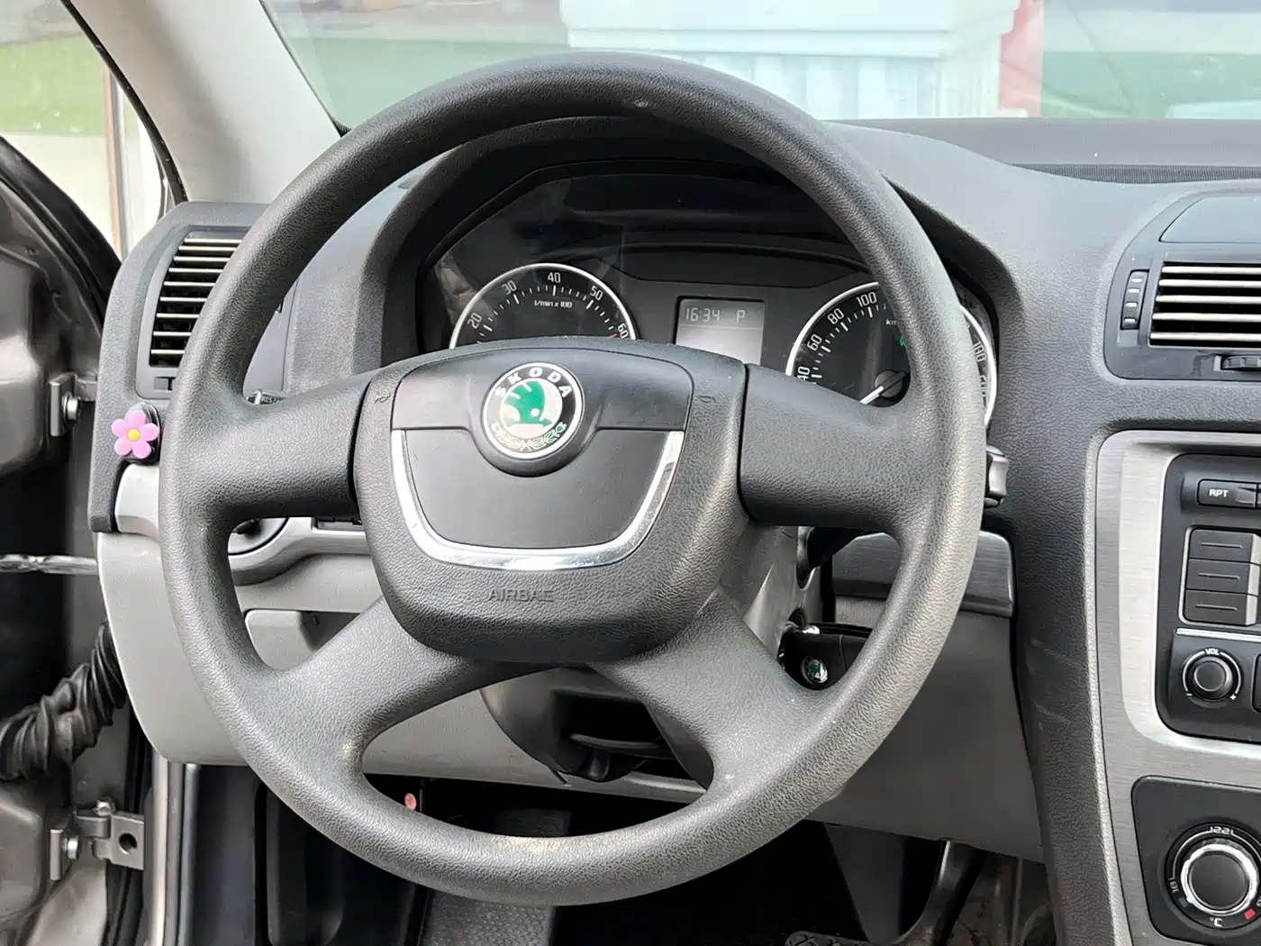 Škoda Octavia 2010 Model 1.8TSI DSG Elegance Edition фото 14