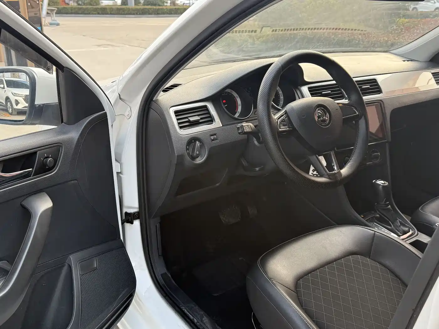 Škoda Skoda Rapid Spaceback 2019 Facelift 1.5L Automatic Comfort Version China VI фото 9