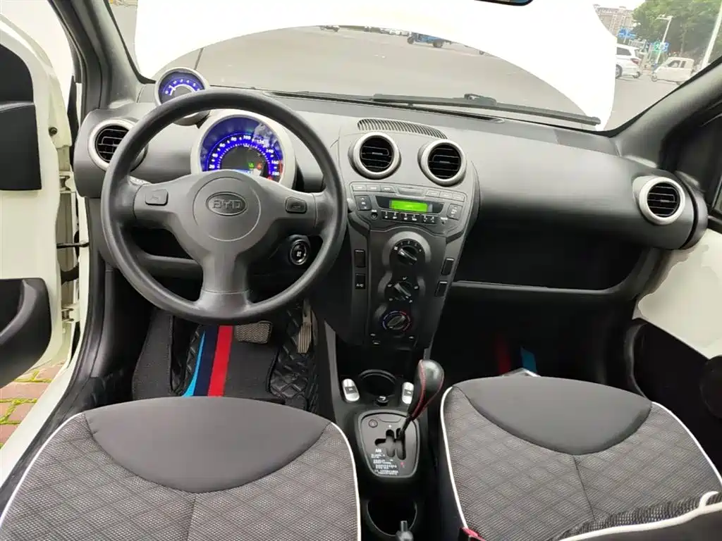 BYD F0 2015 1.0L AMT Xuan Cool Edition фото 10