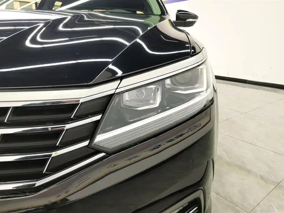 Volkswagen Passat 2017 330TSI DSG Prestige фото 5