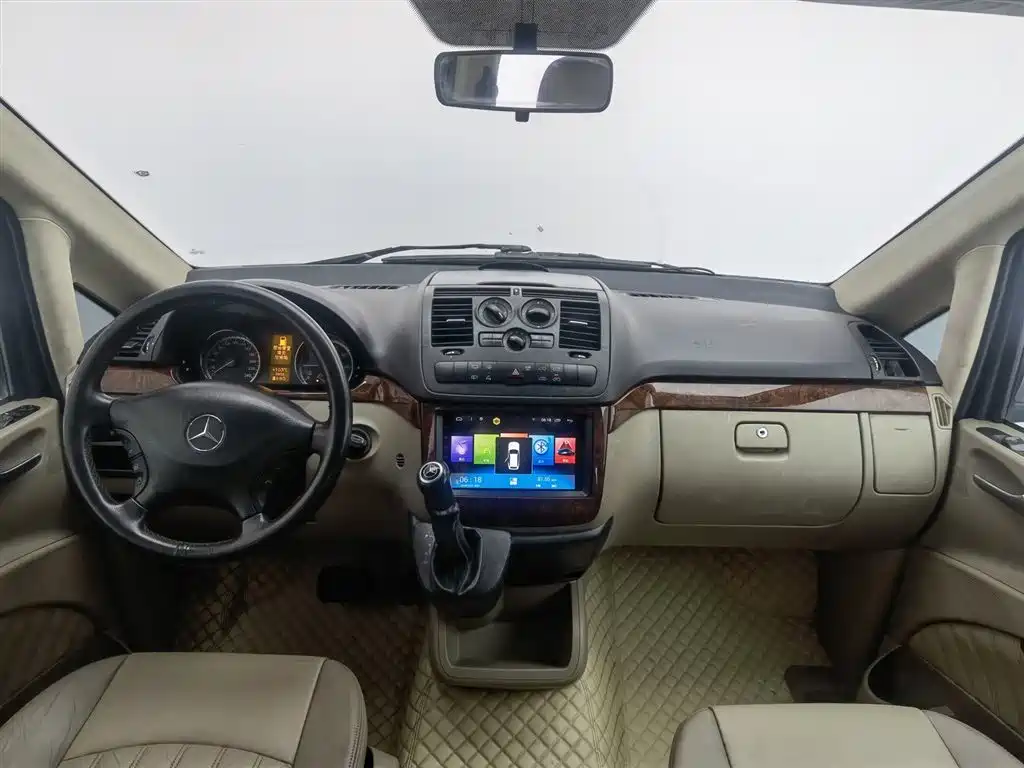 Mercedes-Benz Viano 2011 2.5L Luxury Edition фото 5