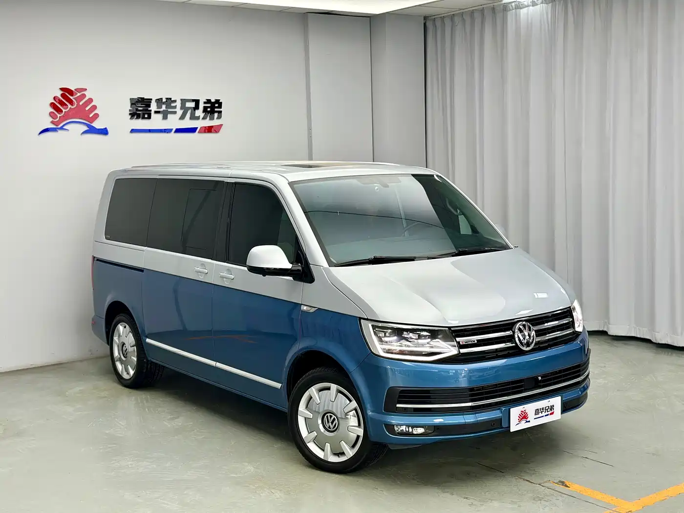 Volkswagen Multivan 2018 2.0TSI 4WD Leisure Edition 7-Seater фото 8