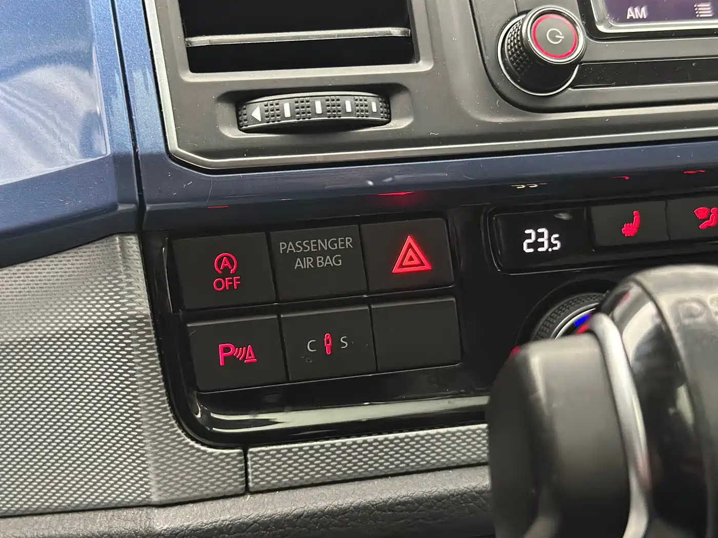 Volkswagen Multivan 2018 2.0TSI 4WD Leisure Edition 7-Seater фото 26