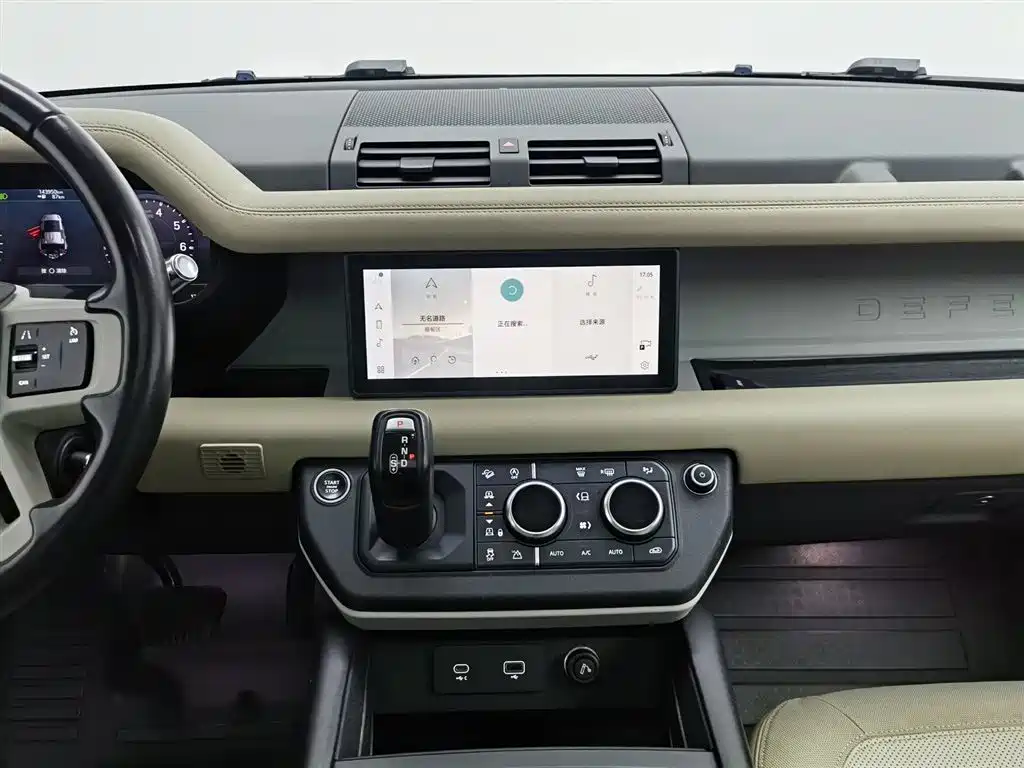 Land Rover Defender 2020 Model 110 P400 SE фото 12