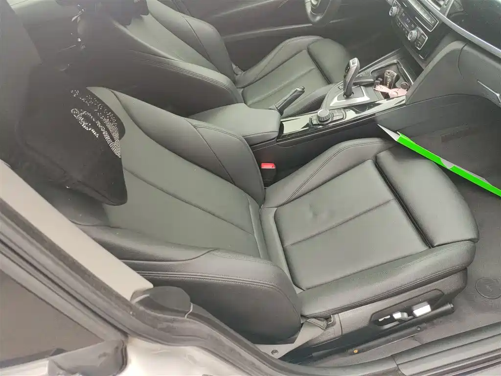 BMW 3 Series GT 2018 320i Fashion фото 20