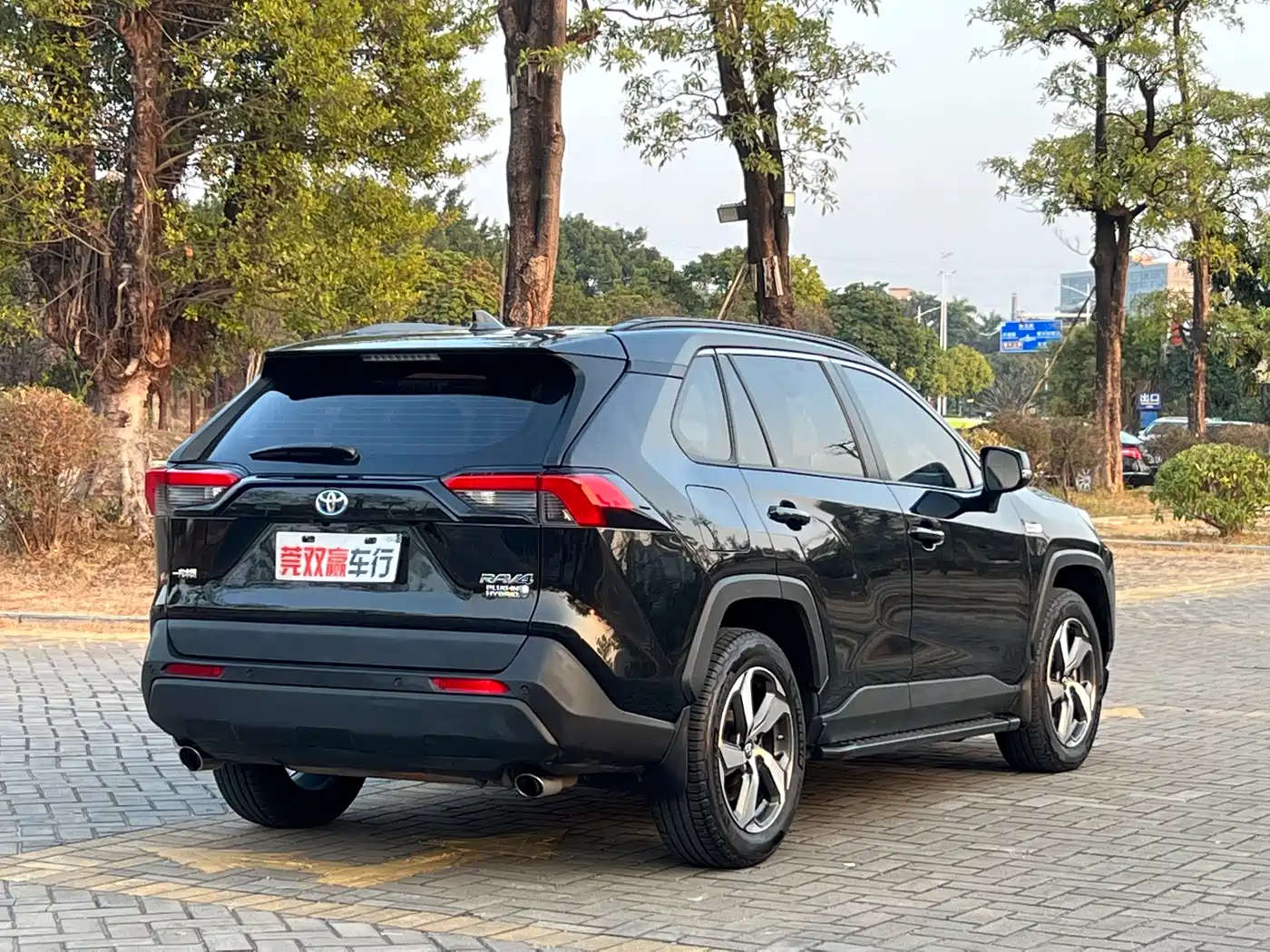 Toyota RAV4 Rongfang Dual Engine E+ 2022 2.5L 2WD Elite Pro фото 7