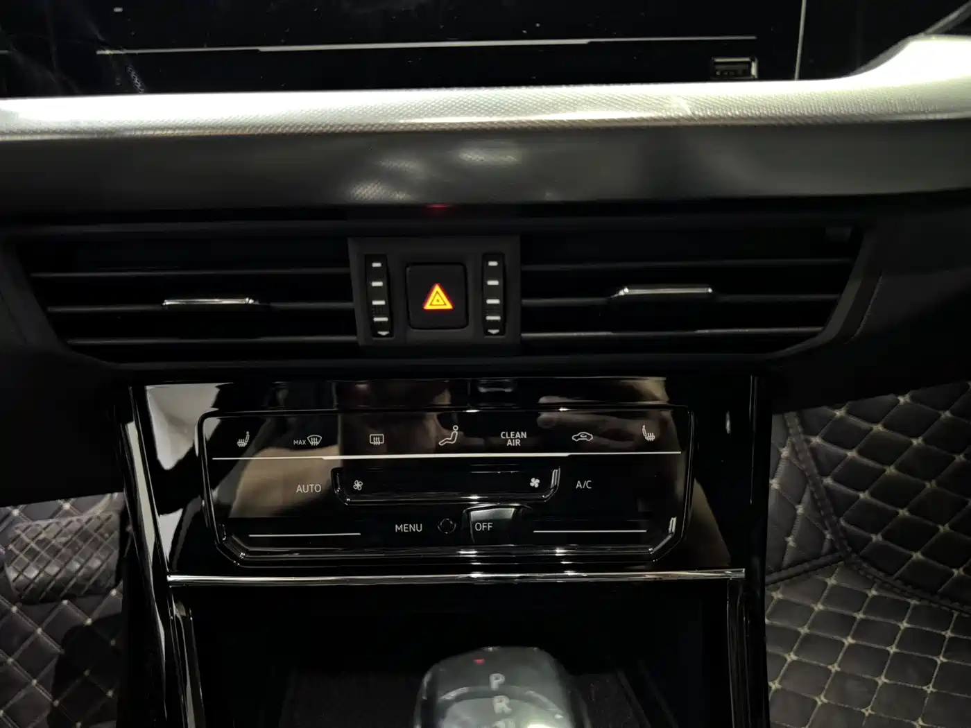 Volkswagen Passat 2022 280TSI Elite Edition фото 8