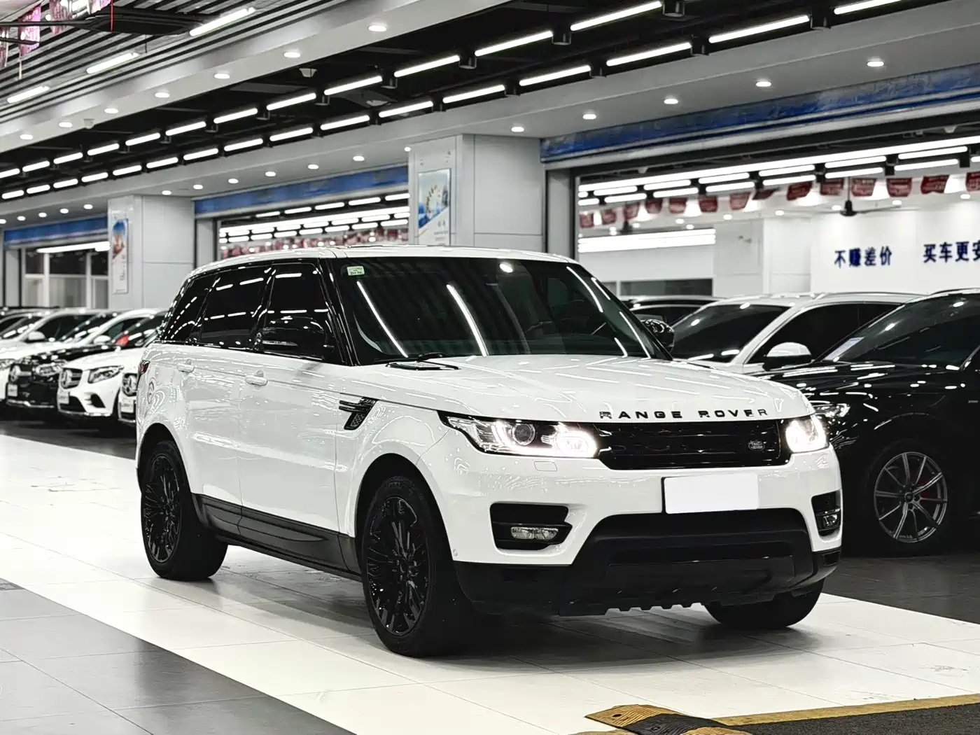 Land Rover Range Rover Sport 2014 3.0 SC V6 HSE DYNAMIC фото 3