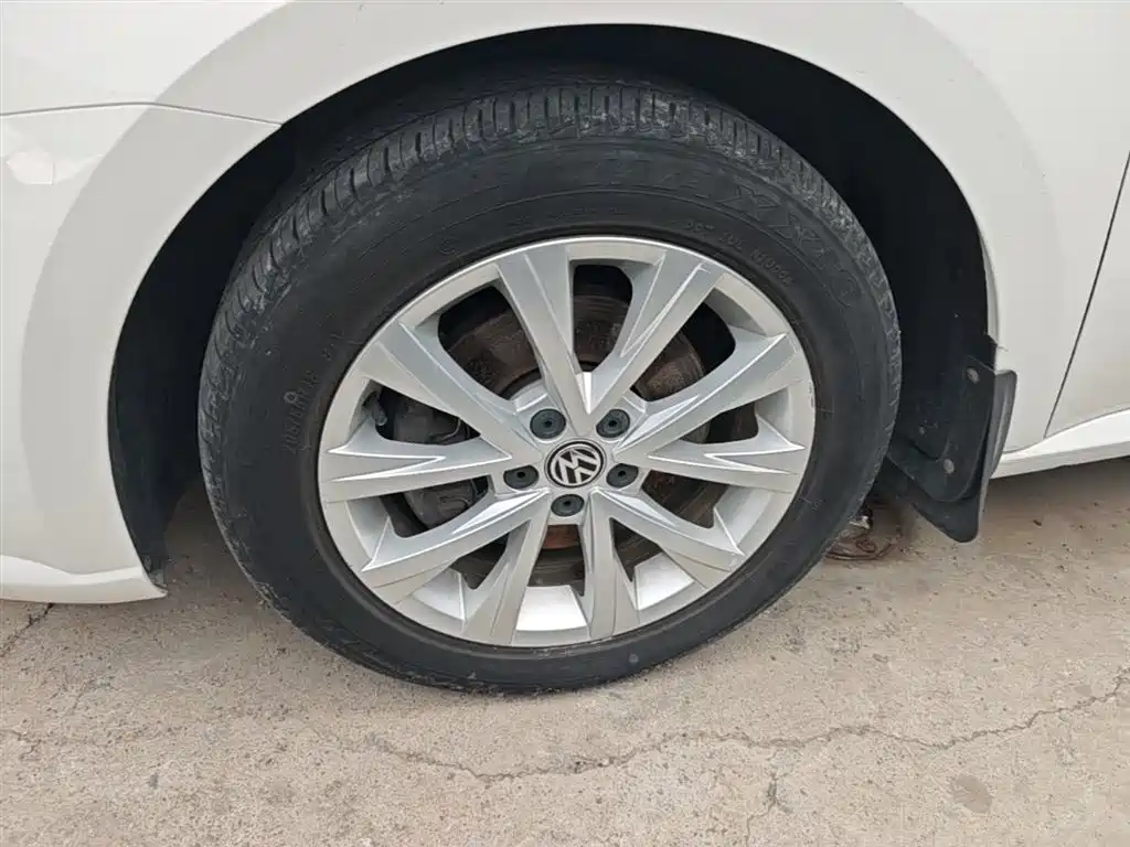 Volkswagen Lavida 2017 230TSI DSG Comfort Edition фото 23