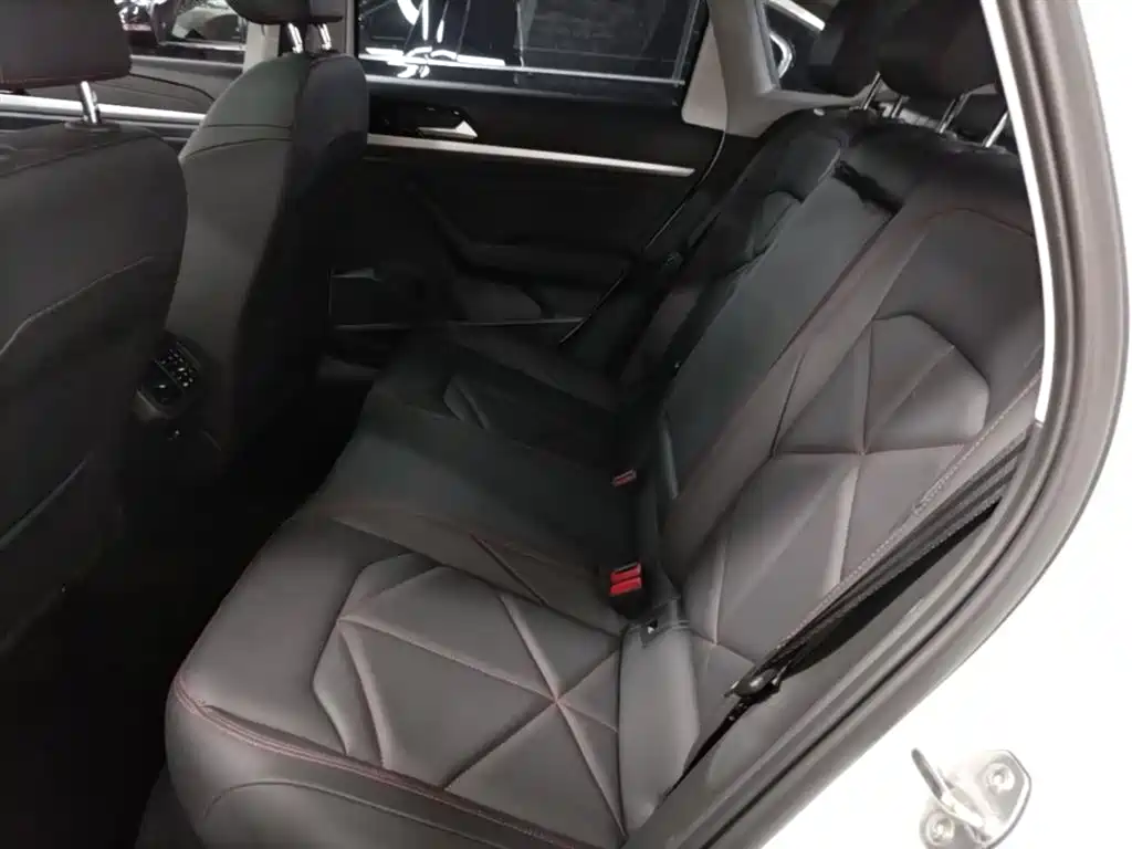 Volkswagen Lavida 2024 Model 300TSI DSG Starlight Leading Edition фото 17