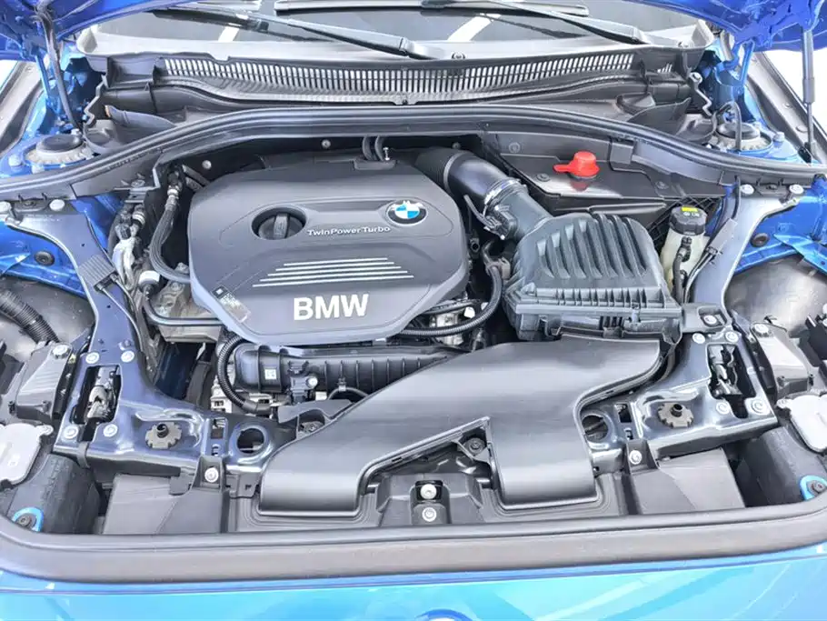 BMW 1 Series 2018 118i Sport Edition фото 10
