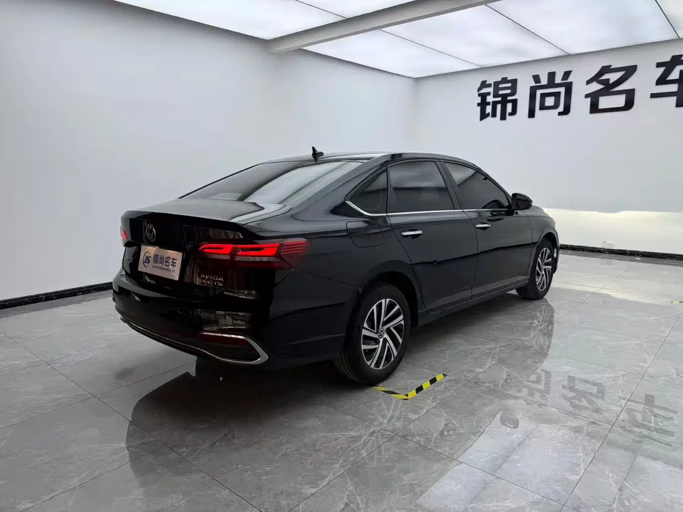Volkswagen Lavida 2024 Model 300TSI DSG Full Comfort Edition фото 18