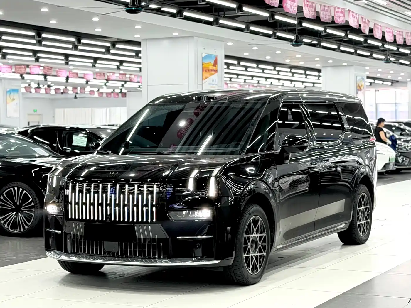 ZEEKR 009 2024 7-Seat Aisle AWD Version 108kWh