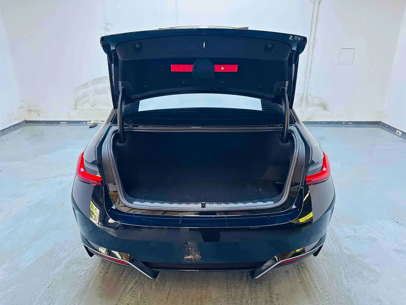 BMW i3 2024 eDrive 35 L фото 12