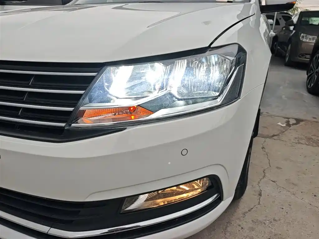 Volkswagen Lavida 2017 230TSI DSG Comfort Edition фото 24